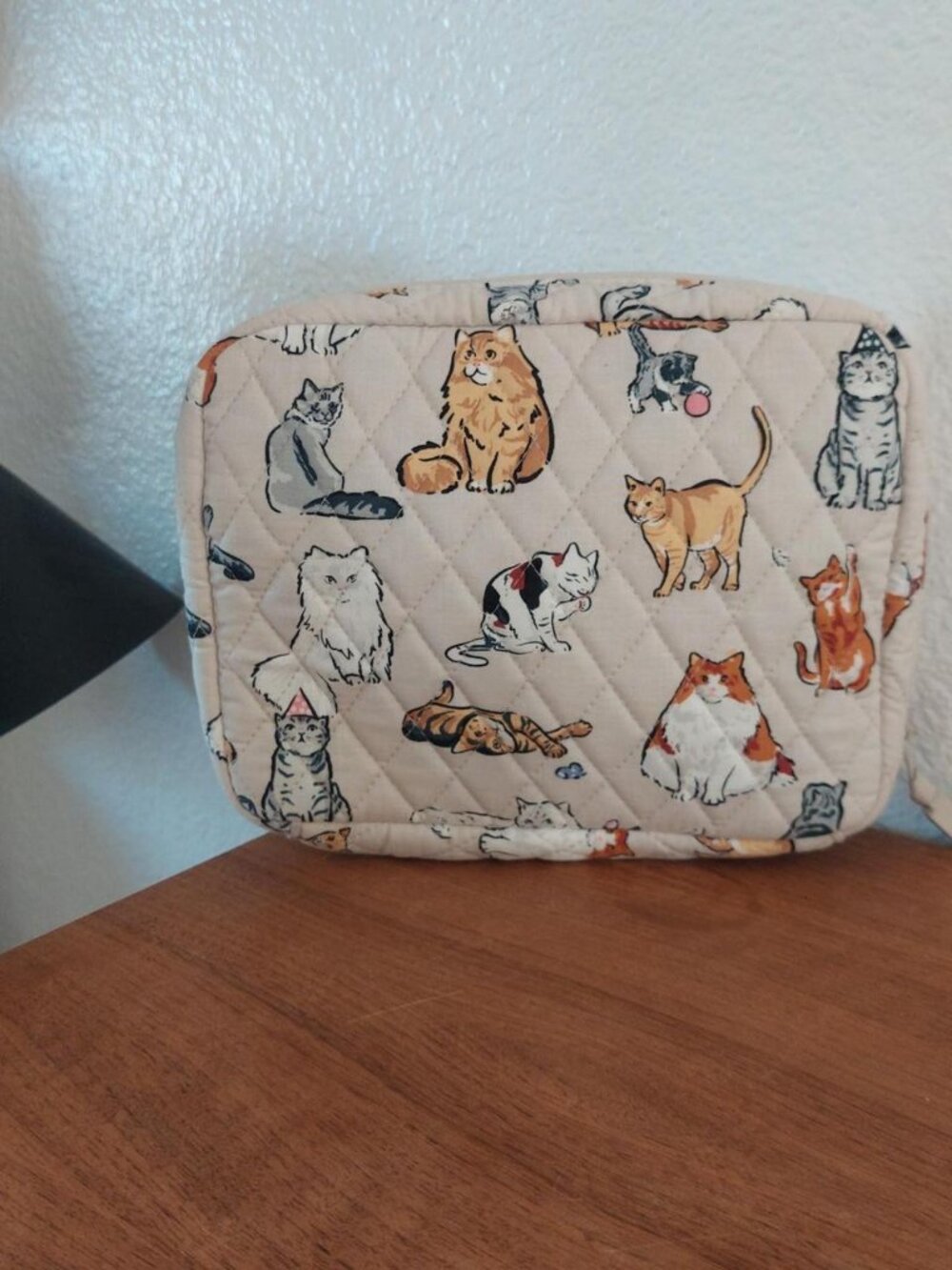 Vera Bradley A Cat's Life Essential Cord Organizer Tech Case Quilted Cotton  has